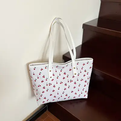 2025 Printed Women's Heart Tote Bag White