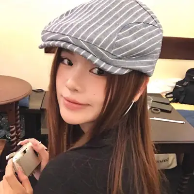 Double I British Retro Niche Duckbill Cap Women