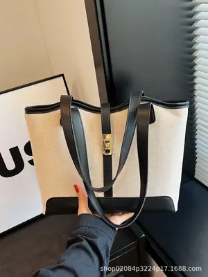2026 Large Capacity Women's Tote Bag with Gold Plated Handle
