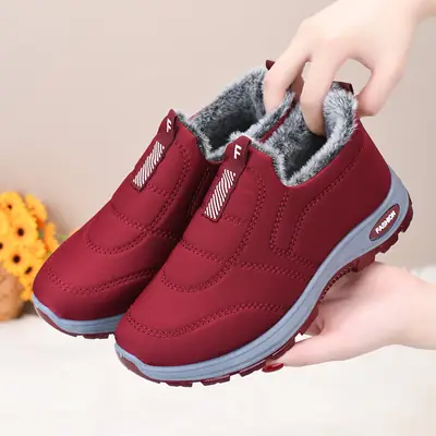 Winter Warm Slip-On Snow Boots for Women, Cotton-Lined, Thickened, Soft-Soled Cotton Boots for Middle-Aged and Elderly Women in Winter