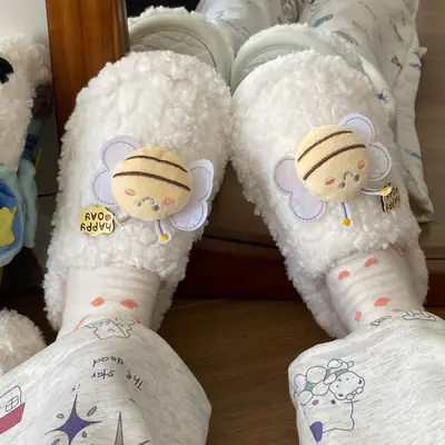 Winter Stuffed Cotton Shoes for Girls Anti-Slip Indoor Slippers