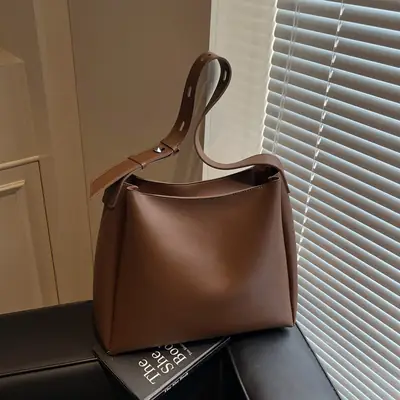 Women Retro Armpit Bag Brown 2025