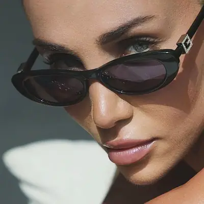 Men Women Oval Sunglasses Brown Tinted Street Photography