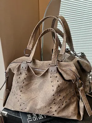 2025 Women's Rivet Shoulder Bag Large Capacity Brown