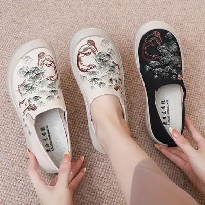 Women Embroidered National Style Slip-On Shoes