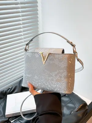 2025 Women's Silver Sequin Square Shoulder Bag