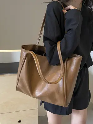 Large Capacity Women's Leather Tote Bag Brown