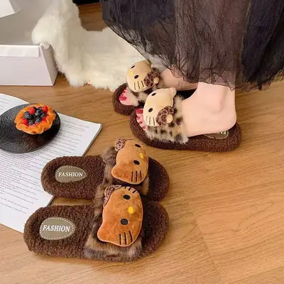 Internet Celebrity Home Cute Leopard Print Autumn and Winter Wearable Furry Slippers for Women Leopard Print 2025 Non-Slip Cotton Slippers for Women Fashion