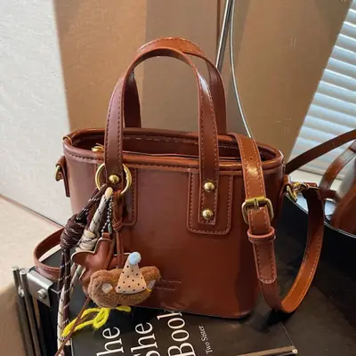 Retro Brown Leather Shoulder Bag 2025