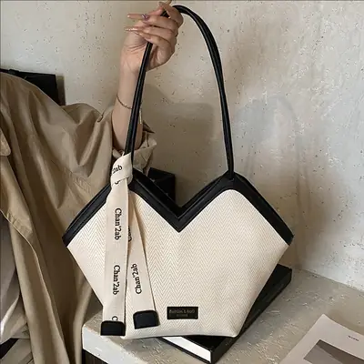 High-End Textured Shoulder Bag for Women Autumn Winter