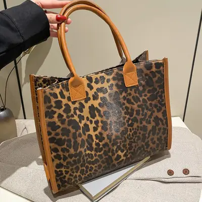 Leopard Print Large Capacity Women's Tote Bag