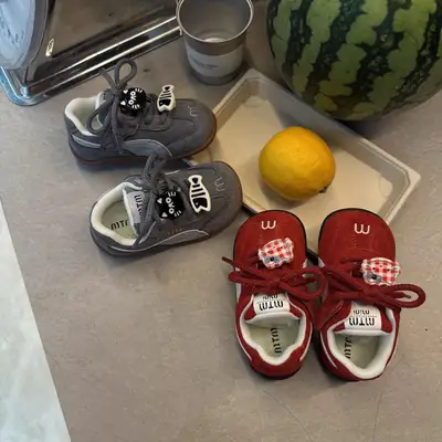 2025 New Autum Kidsren's Moral Training Shoes for Boys and Girls Red Sneakers Baby Soft Sole Toddler Shoes for Kidsren 2 Years Old