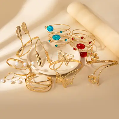 Personalized Flower and Leaf Multi-Layer Open Bracelet for Women, Ins-Style Metal Arm Ring with Diamonds, Adjustable and High-End Bracelet