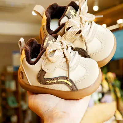 Toddler Shoes Winter Fleece-Lined Thickeneded Beginner Baby Shoes 1-2 Years Old Baby Shoes Soft Sole Anti-Slip and Anti-Falling