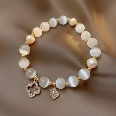 Elastic Rope Pearl Bracelet with Cat's Eye Pendant