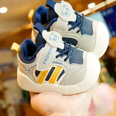 Toddler Shoes Winter Fleece-Lined Thickeneded Beginner Baby Shoes 1-2 Years Old Baby Shoes Soft Sole Anti-Slip and Anti-Falling