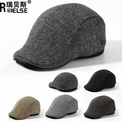 Men Black Fleece Winter Hat with Lined Design