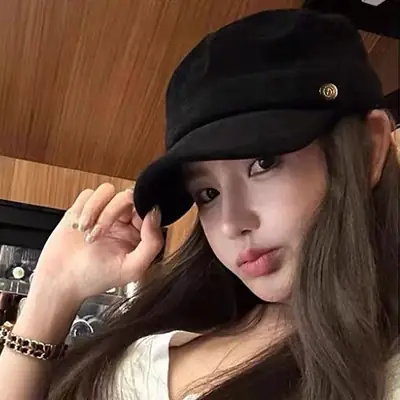 Women Black Duck-Bill Beret Hat 2025 New Autumn Winter Face Show