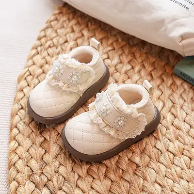 Baby Princess Shoes, Baby Shoes, Winter Style Fleece-Lined Toddler Shoes, 1 to 3 Year Old Baby Girl, Two Cotton Shoes, Outer Leather Shoes