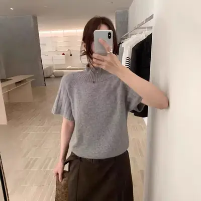 White Half-Turtleneck Sweater, Short-Sleeved Thickened Knitted Base Layer, New Autumn and Winter Style, Great for Layering, Very Stylish Top for Women